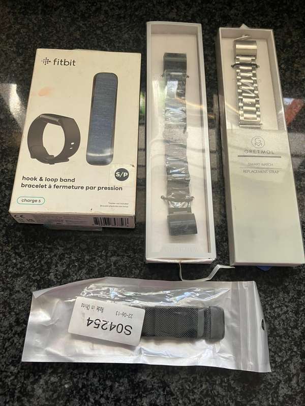 Fitbit charge 5 and charge 2 straps