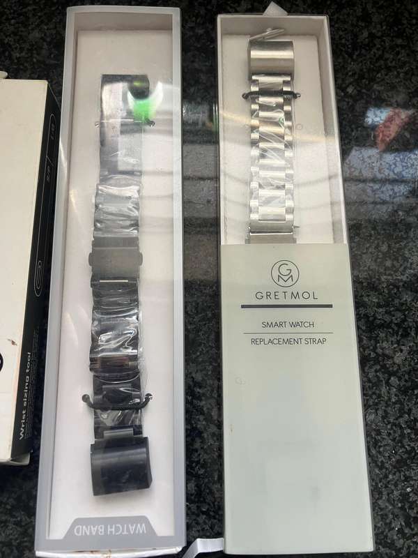 Fitbit charge 5 and charge 2 straps