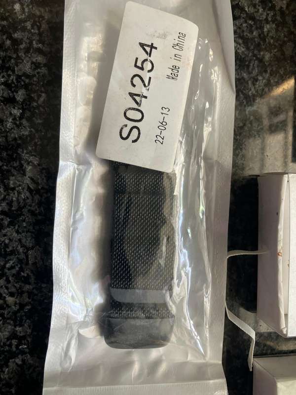 Fitbit charge 5 and charge 2 straps