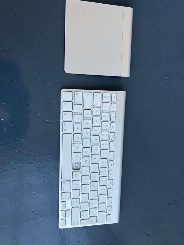Bargain Apple Magic Keyboard and Magic Trackpad