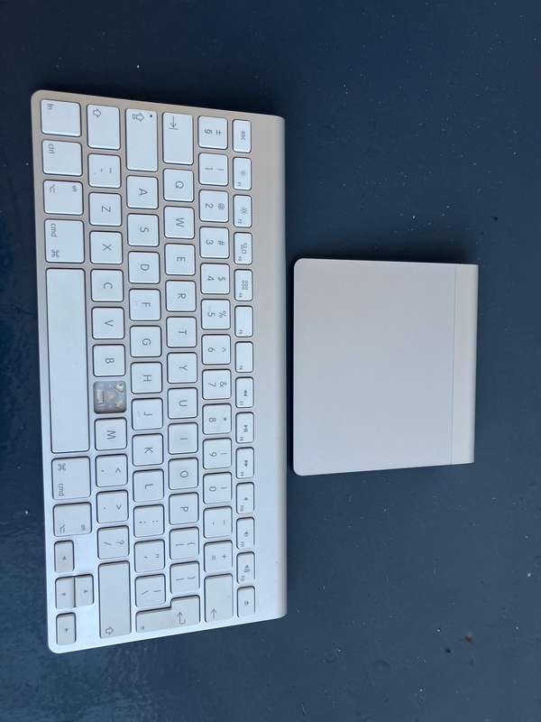 Bargain Apple Magic Keyboard and Magic Trackpad
