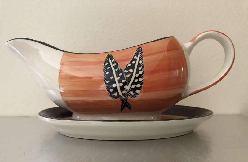 TABLE CHARM EXCLUSIVE GRAVY BOAT WITH TRAY - TWO GUINEA FOWL FEATHERS -  EXCELLENT CONDITION