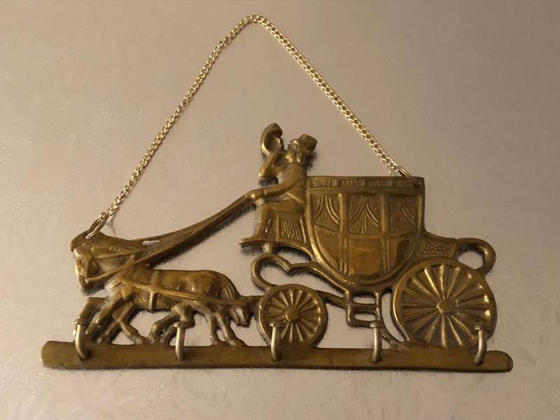 BRASS COACHMAN KEY HOLDER WITH CHAIN