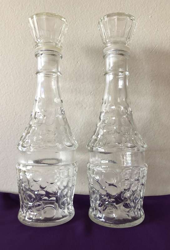 TWO DECANTERS WITH BEAUTIFUL DESIGN ON GLASS 29CM