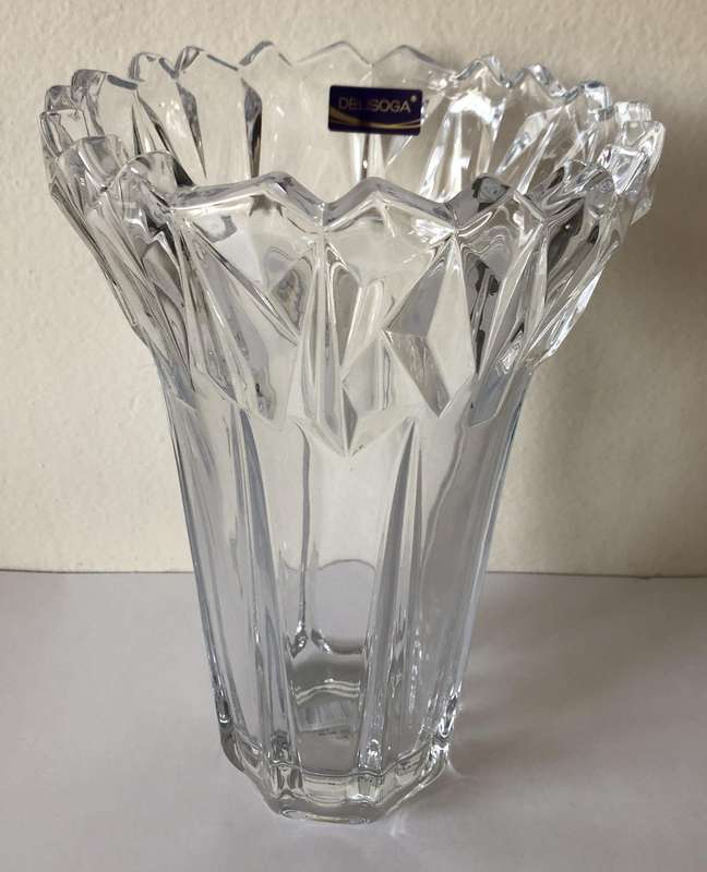 DELISOGA VASE WITH ORIGINAL LABEL AND BOX IN IMMACULATE CONDITION