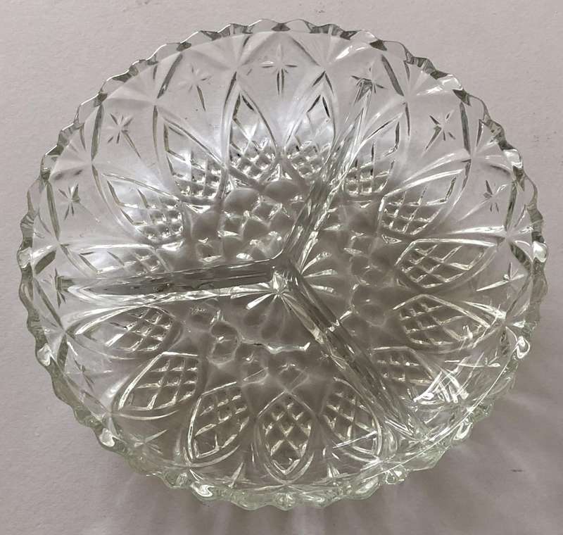 THREE DIVISIONS 19CM SNACK TRAY MADE IN FRANCE