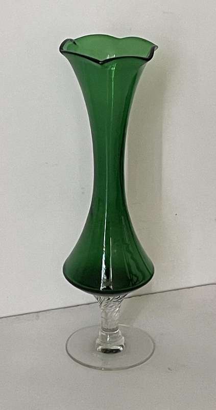EMERALD GREEN CLEAR STEM AND BASE DISPLAY VASE 20CM