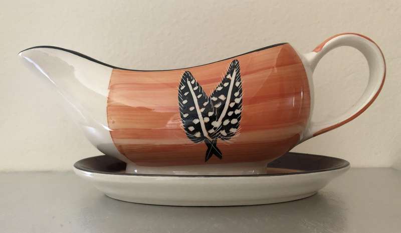 TABLE CHARM EXCLUSIVE GRAVY BOAT WITH TRAY - TWO GUINEA FOWL FEATHERS -  EXCELLENT CONDITION