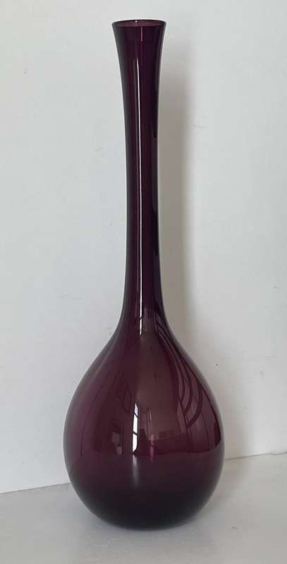 CRIMSON MID CENTURY SWEDISH SCANDINAVIAN DISPLAY VASE 25CM