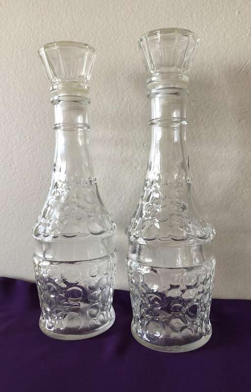 TWO DECANTERS WITH BEAUTIFUL DESIGN ON GLASS 29CM