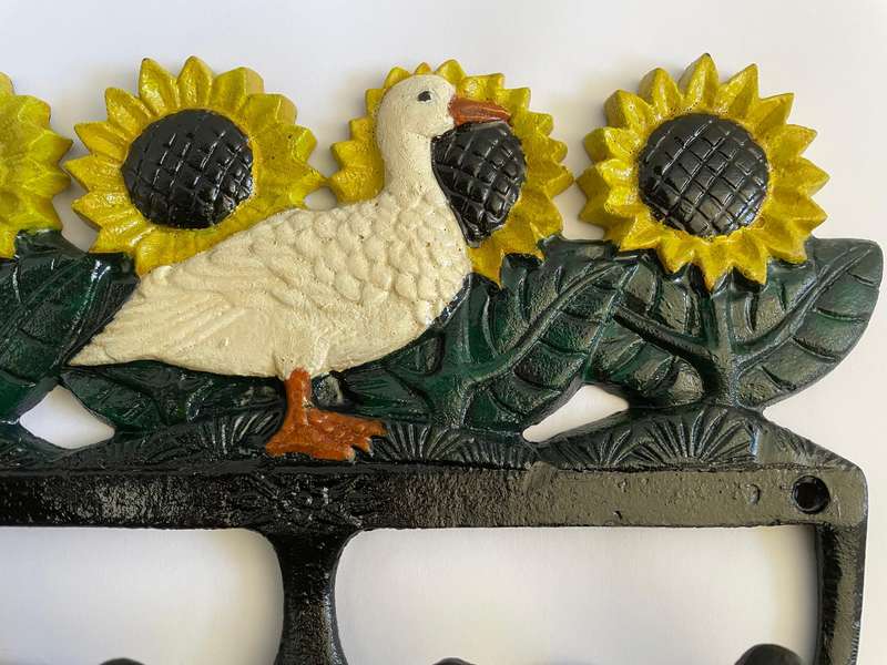 VINTAGE CAST IRON SUNFLOWER & DUCK FOUR HOOK KEY HANGER