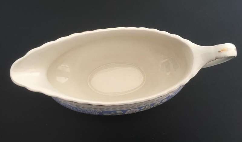 VINTAGE J & G MEAKIN ENGLAND GRAVY BOAT