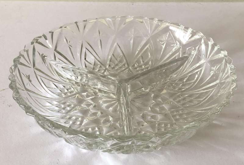 THREE DIVISIONS 19CM SNACK TRAY MADE IN FRANCE