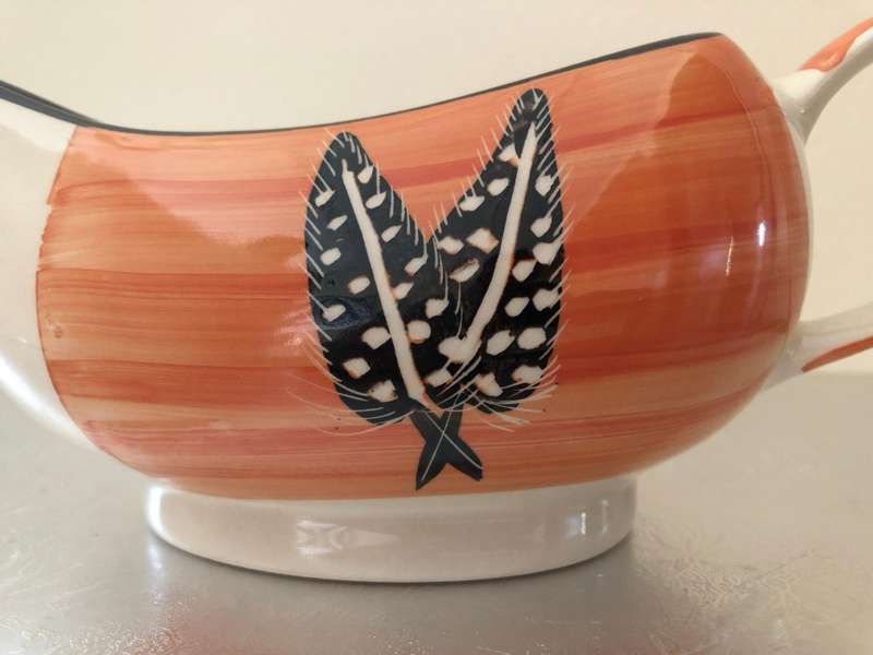 TABLE CHARM EXCLUSIVE GRAVY BOAT WITH TRAY - TWO GUINEA FOWL FEATHERS -  EXCELLENT CONDITION