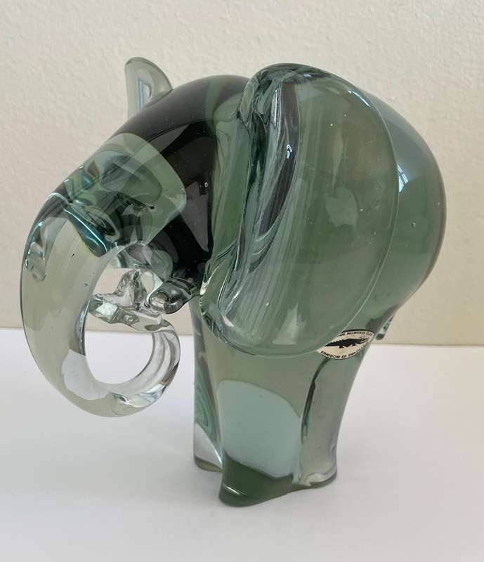 HANDMADE NGWENYA GLASS KINGDOM OF SWAZILAND - ELEPHANT 17CM - WITH ORIGINAL LABEL ATTACHED