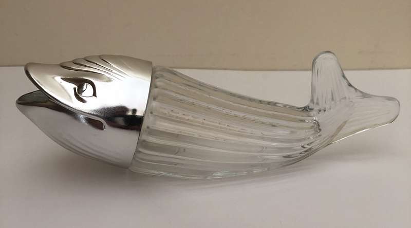 RARE VINTAGE NUSS WAL (NUT WHALE) GERMAN GLASS FISH NUT DISPENSER IN EXCELLENT CONDITION