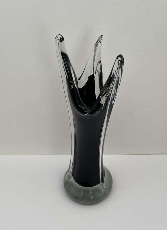 MURANO BLACK THREE FINGER GLASS VASE 20.5CM