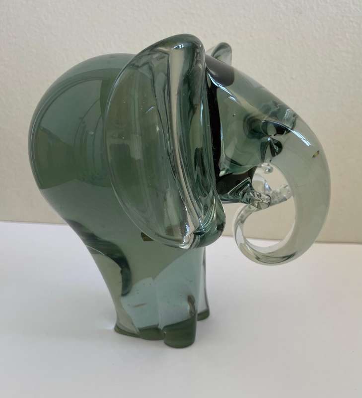 HANDMADE NGWENYA GLASS KINGDOM OF SWAZILAND - ELEPHANT 17CM - WITH ORIGINAL LABEL ATTACHED
