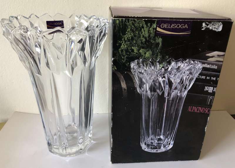 DELISOGA VASE WITH ORIGINAL LABEL AND BOX IN IMMACULATE CONDITION