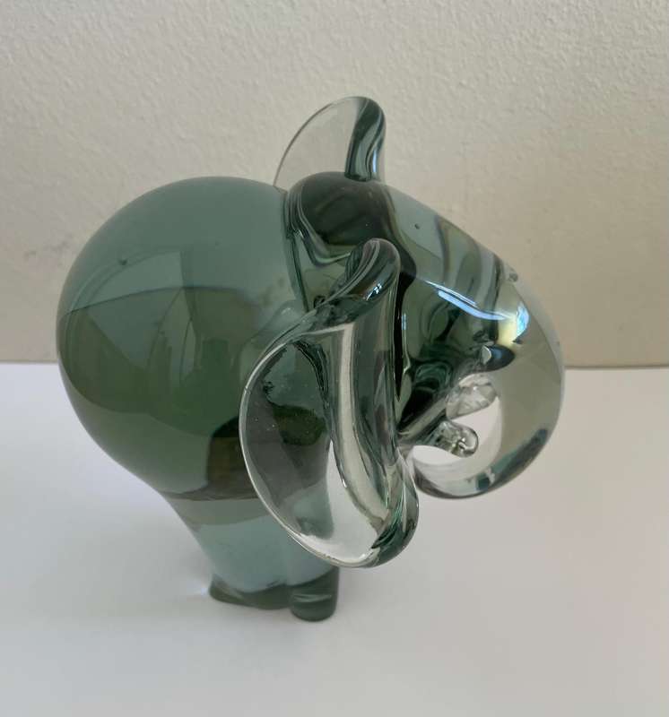 HANDMADE NGWENYA GLASS KINGDOM OF SWAZILAND - ELEPHANT 17CM - WITH ORIGINAL LABEL ATTACHED