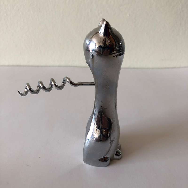 CAT BOTTLE OPENER CORKSCREW WITH TWO CAT WINE STOPPERS IN IMMACULATE CONDITION
