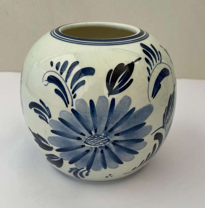 DELFT HAND PAINTED GINGER JAR - 12CM