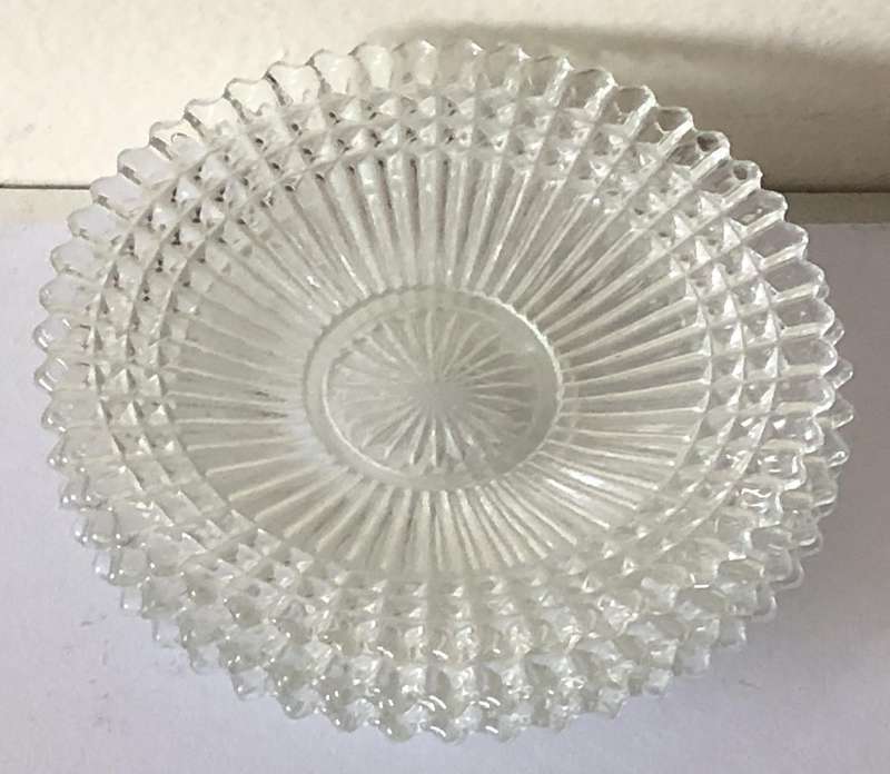 FOUR  BEAUTIFUL VINTAGE GLASS DESSERT/CAKE PLATES - 13CM
