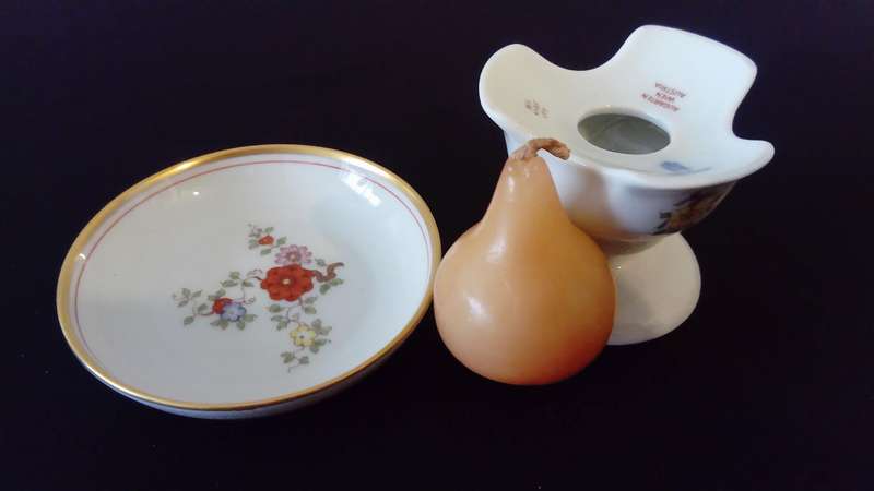 WIEN AUGARTEN VIENNA PORCELAIN FINE CHINA TRAY WITH CANDLEHOLDER AND PEAR CANDLE