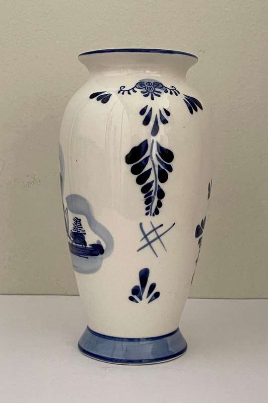 DUTCH DELFT WINDMILL & FLOWERS VASE 17CM