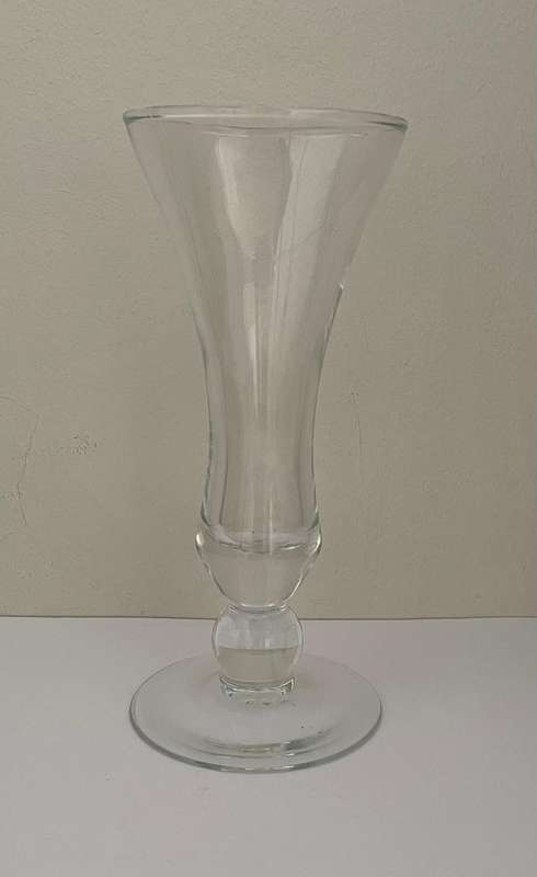 GLASS VASE 23CM