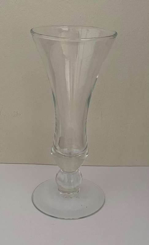GLASS VASE 23CM