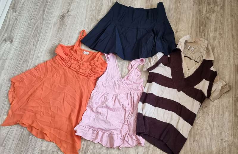4 items....3xtops and a skirt