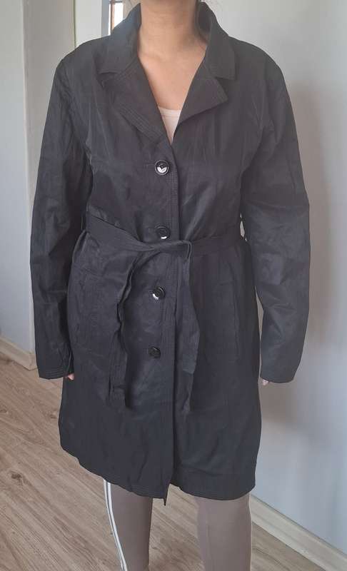 Beautiful black trench....size 16