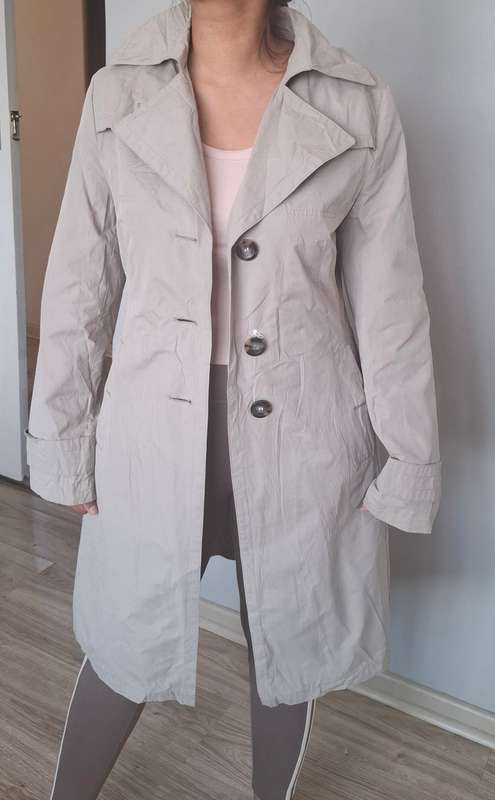 Beautiful beige trench....size 14