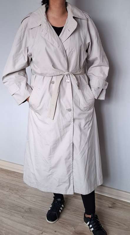 Beautiful belted Trench ...size XL