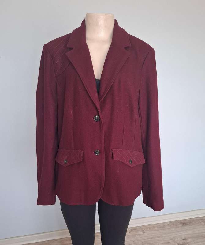 Gorgeous Marron Wool Blazer ....size 18