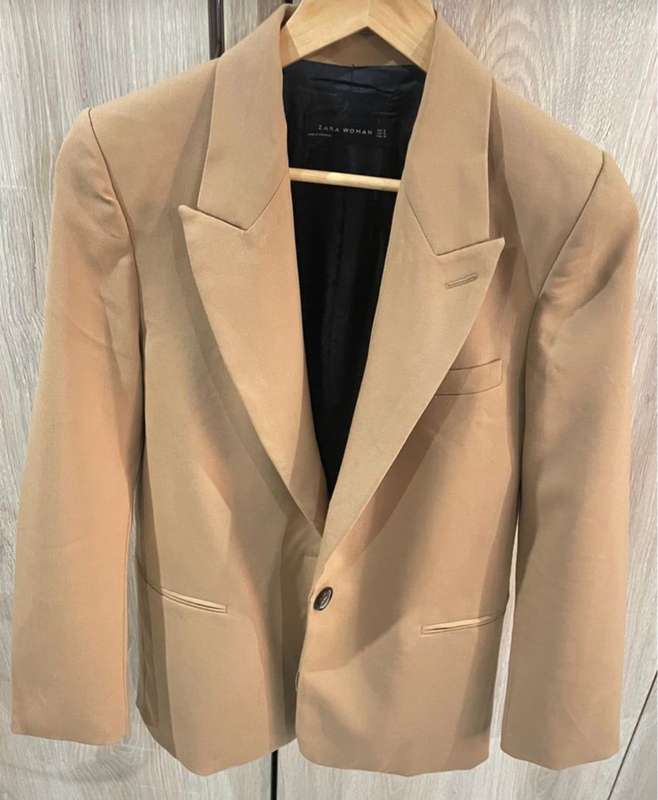 Zara blazer...size small...never worn