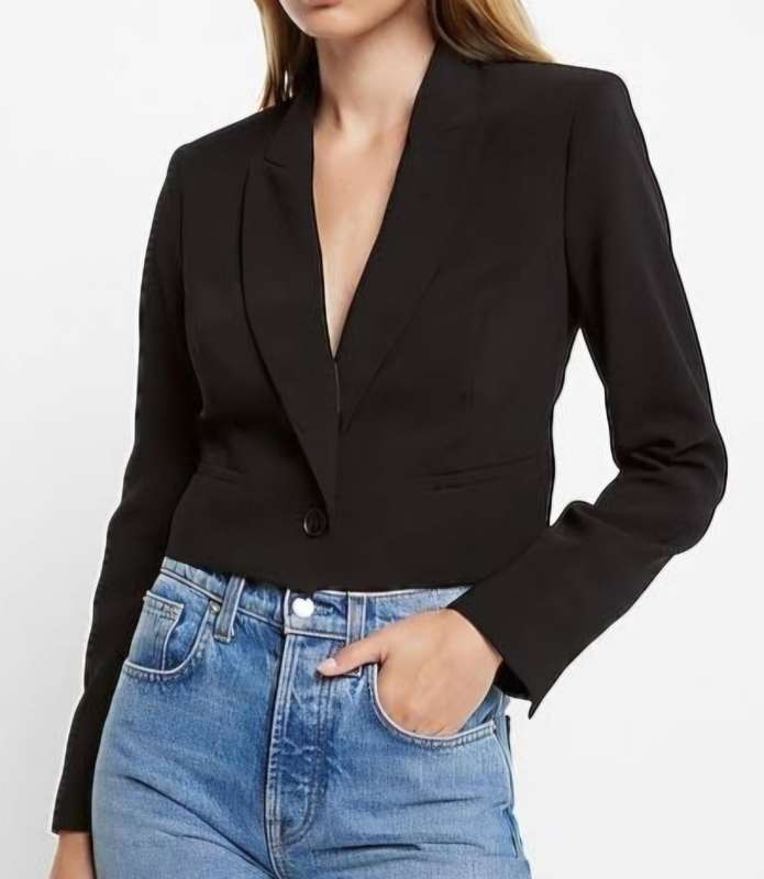 Black cropped Blazer ....size Small