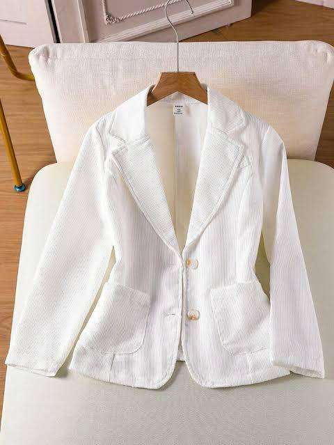 Gorgeous White Cordoroy Blazer ....size MEDIUM