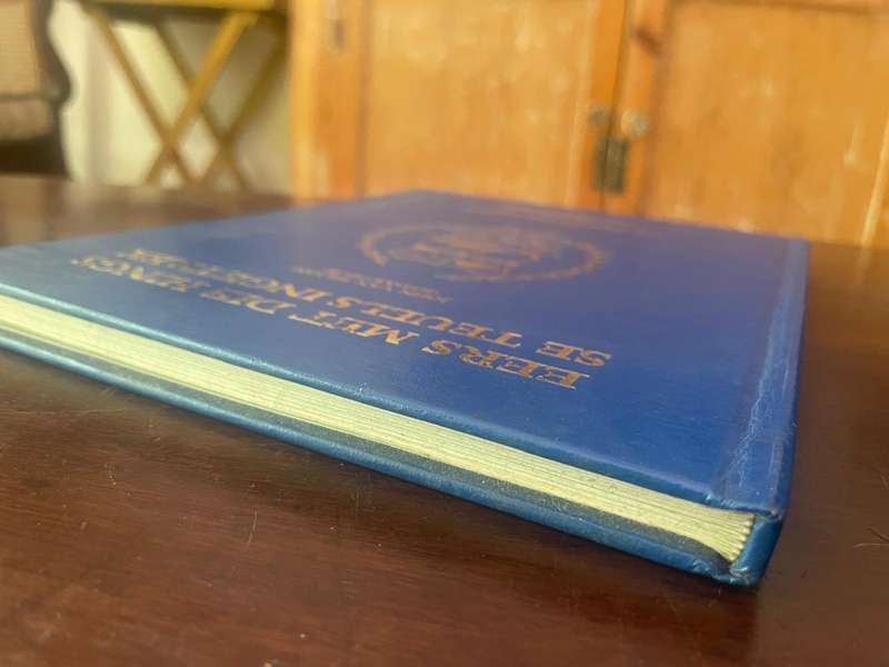 EERS MET DIE HINGS SE TEUELS IGETREK-Die geskiedenis van die Voortrekkerskole in die Voortrekkerstad