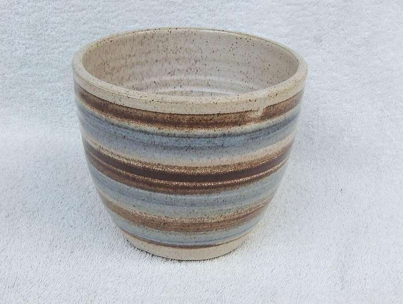 A hard to find vintage pottery vase signed by the maker Ludwig Hagen in excellent condition