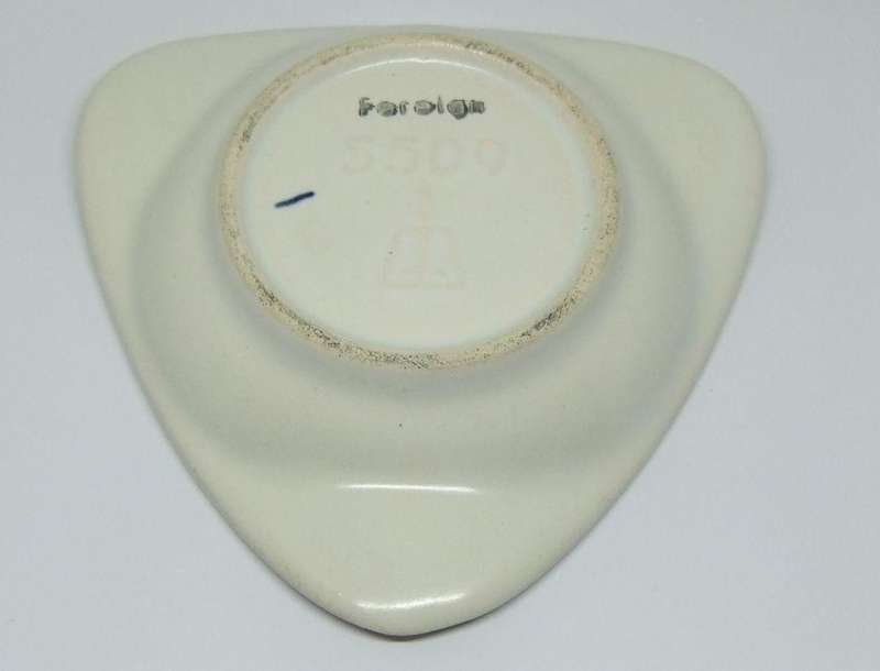 UNDER R100 - Vintage porcelain pin tray / dish - Classic car