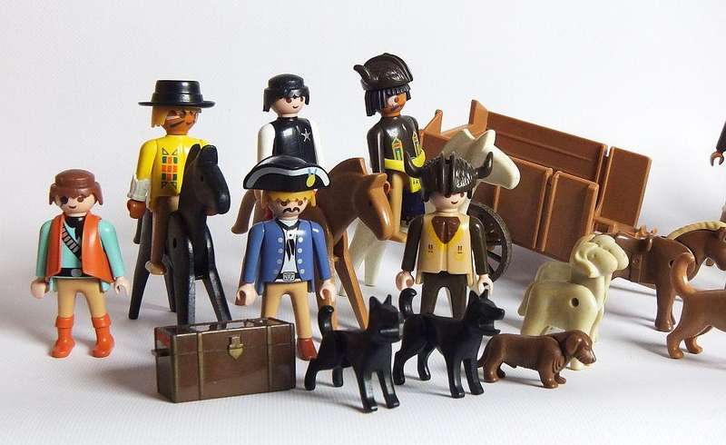 Thirty two pieces of vintage Playmobil toys including animals and accessories