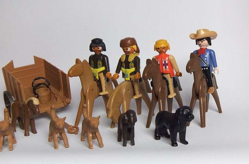 Thirty two pieces of vintage Playmobil toys including animals and accessories