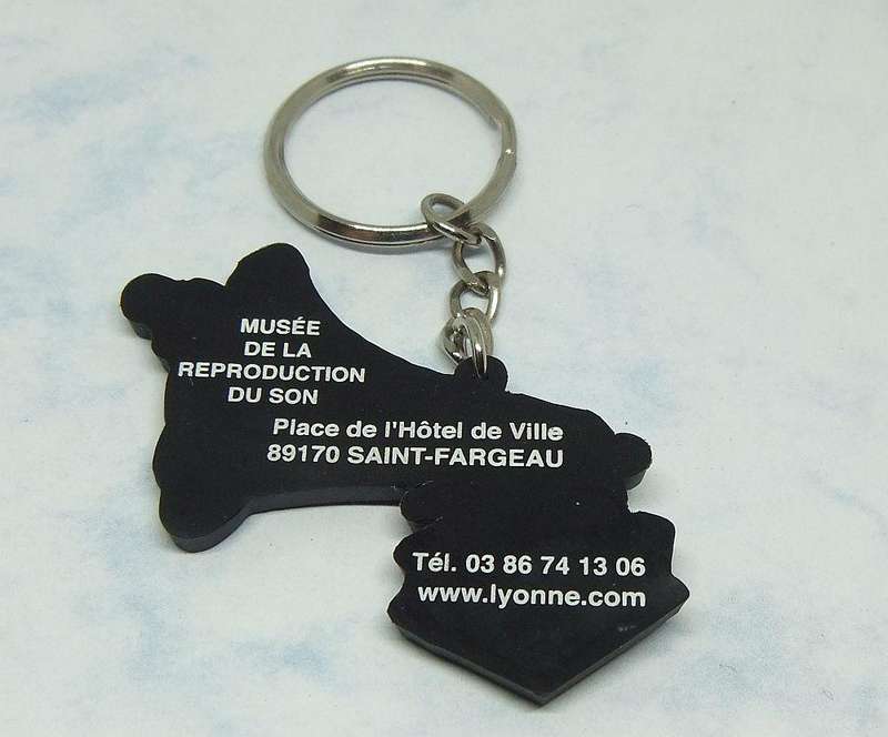 UNDER R100 - Vintage Keyring - Record player - Rubber