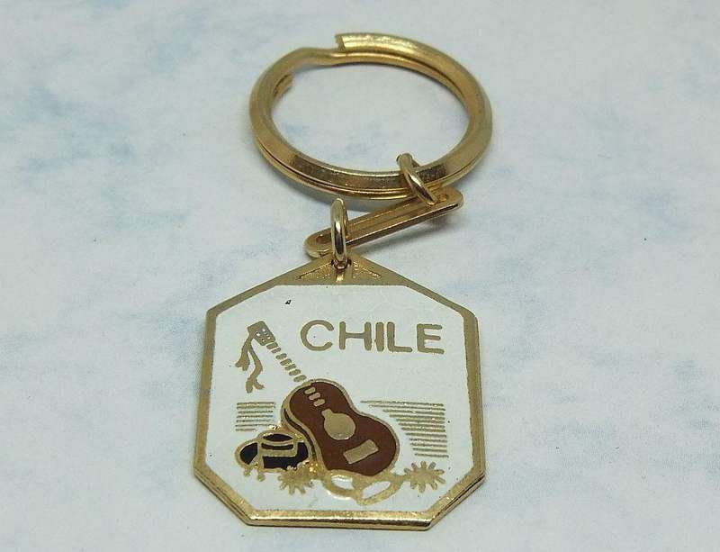 UNDER R100 - Vintage Keyring - Chile - Metal