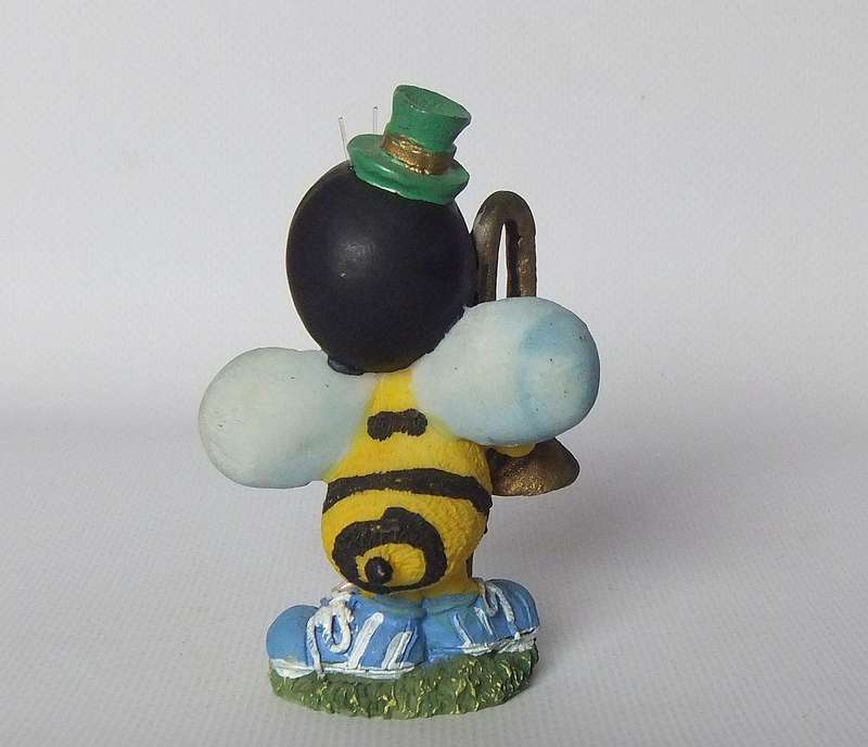 UNDER R100 - Musical figure - Bee trumpet player