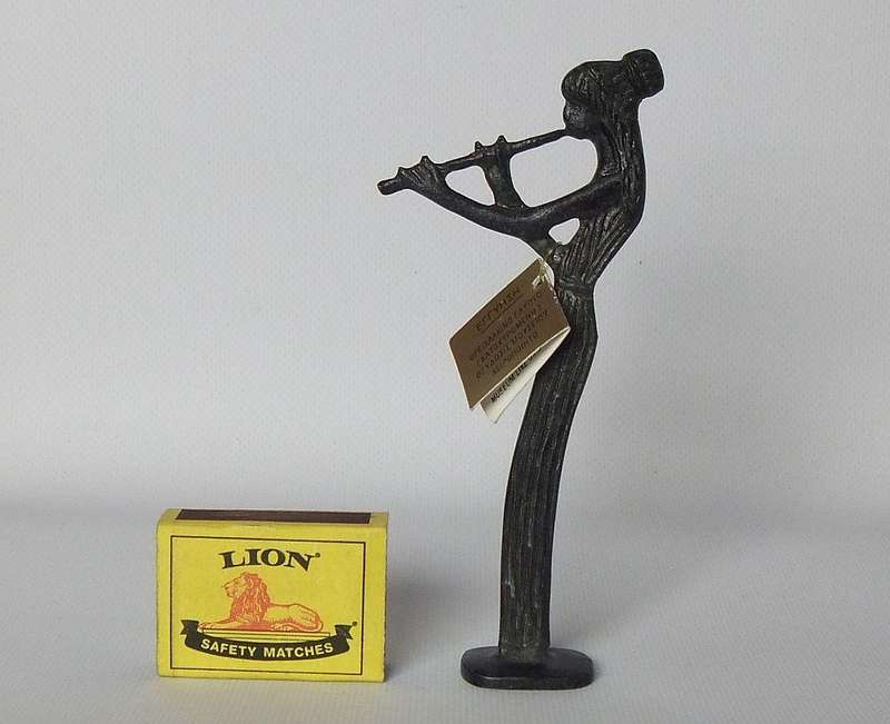 UNDER R100 - Musical figure - Metal - flute player