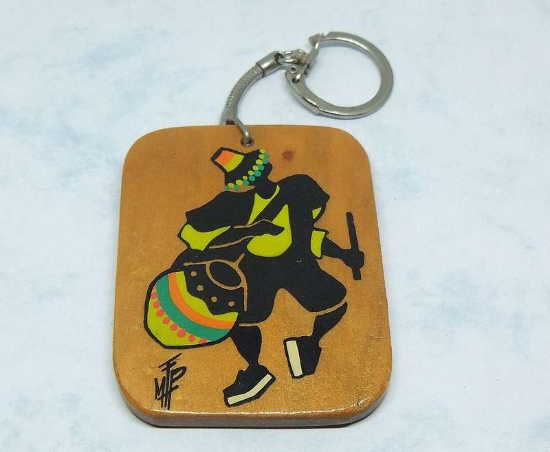 UNDER R100 - Vintage Keyring - Uruguay - Wood