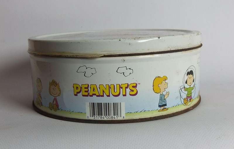 UNDER R100 - Vintage tin - Peanuts cookies